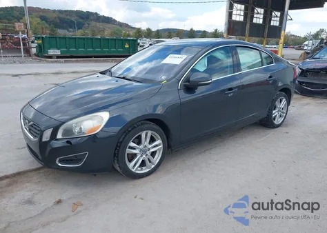 2013 Volvo S60 T5 z USA, uszkodzony, nr VIN YV1612FS4D2227482